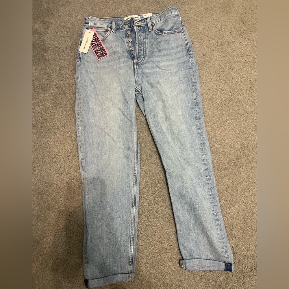 Brand new aritzia jeans size 27. High rise loose “ the boyfriend “